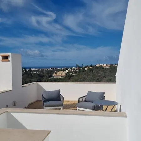 Ocean View Residences 3 Bedroom Villa's Sea View 28 וילה